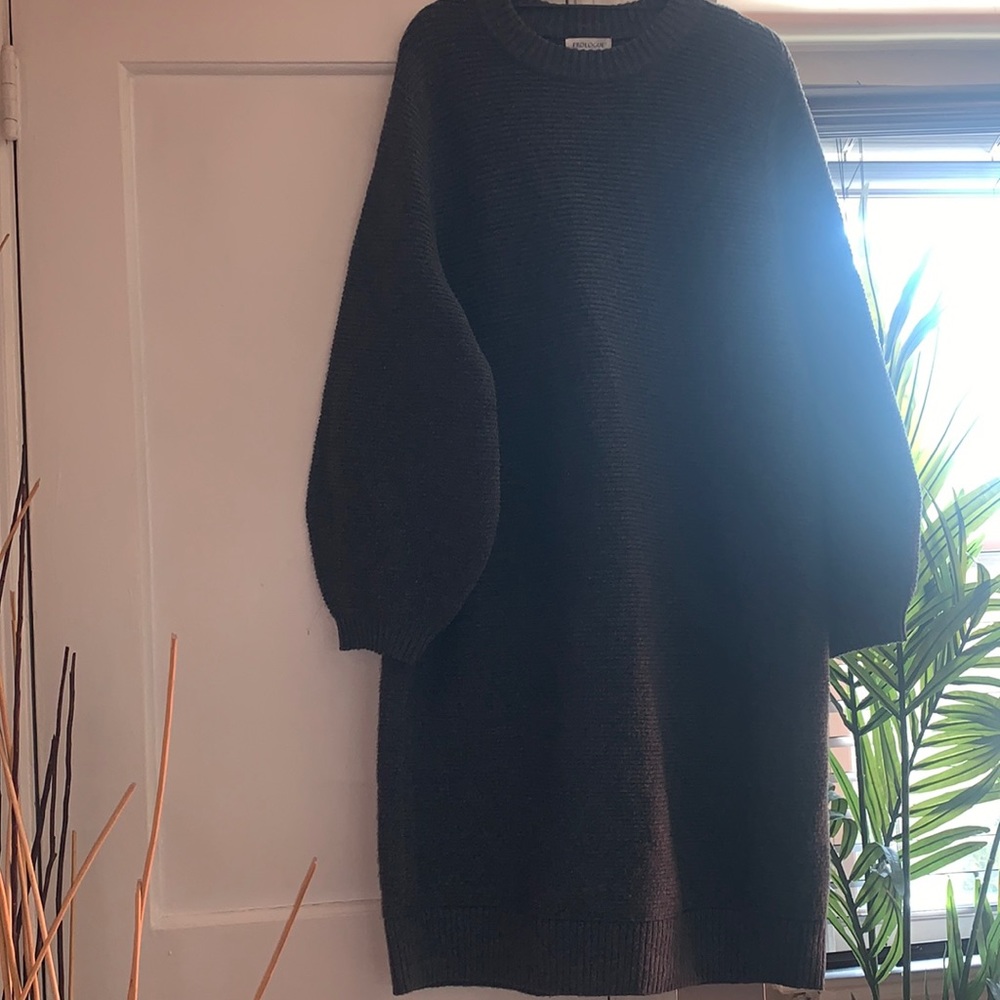Pullover sweater